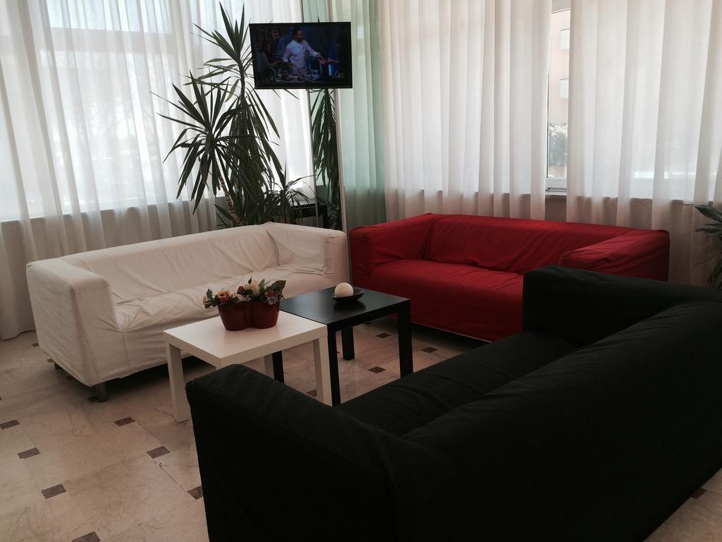 Hotel Madrid ริมินี ภายนอก รูปภาพ