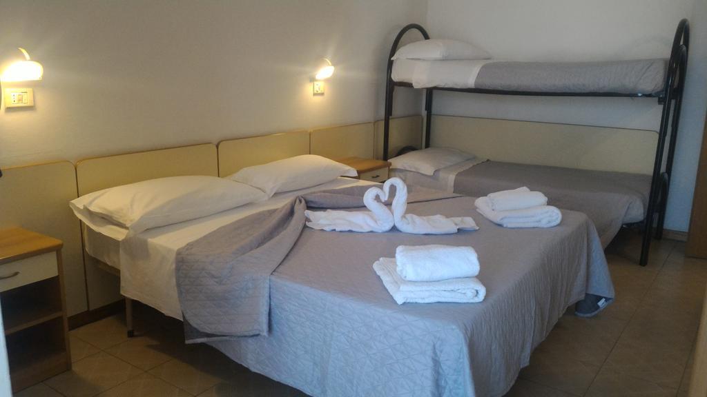 Hotel Madrid ริมินี ภายนอก รูปภาพ