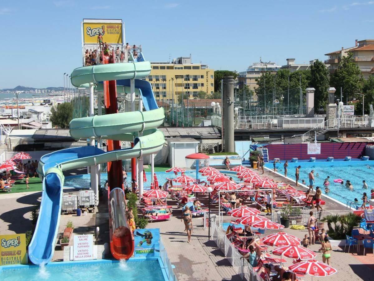 Hotel Madrid ริมินี ภายนอก รูปภาพ